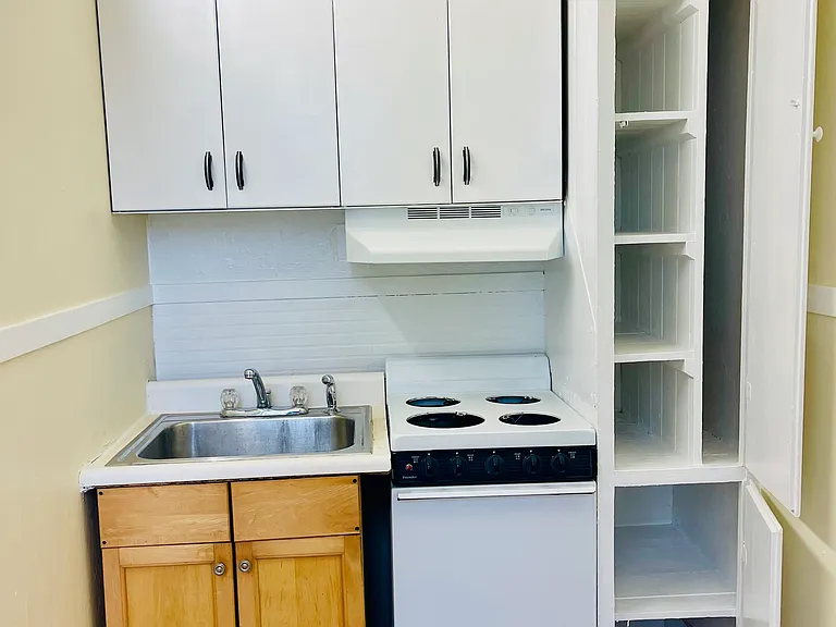 567 Saint Paul St #4 — Photo 13