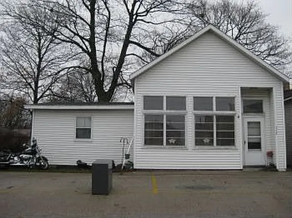112 E Holden St, Tolono, IL 61880