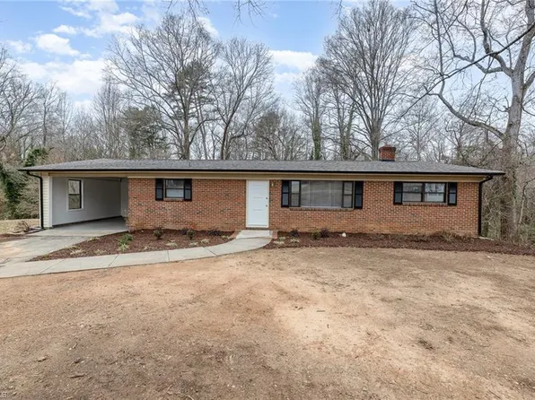 1520 Reynolds Forest Dr, Winston Salem, NC 27107
