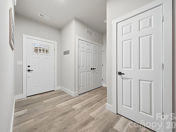 3rd image of 1346 39th Street Cir SW