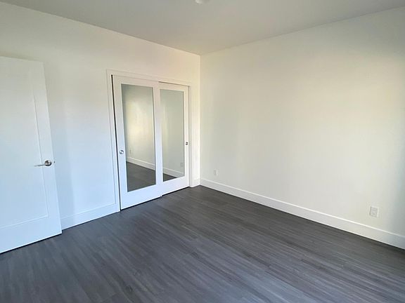 5th image of 133 S Maple Dr Penthouse 1
