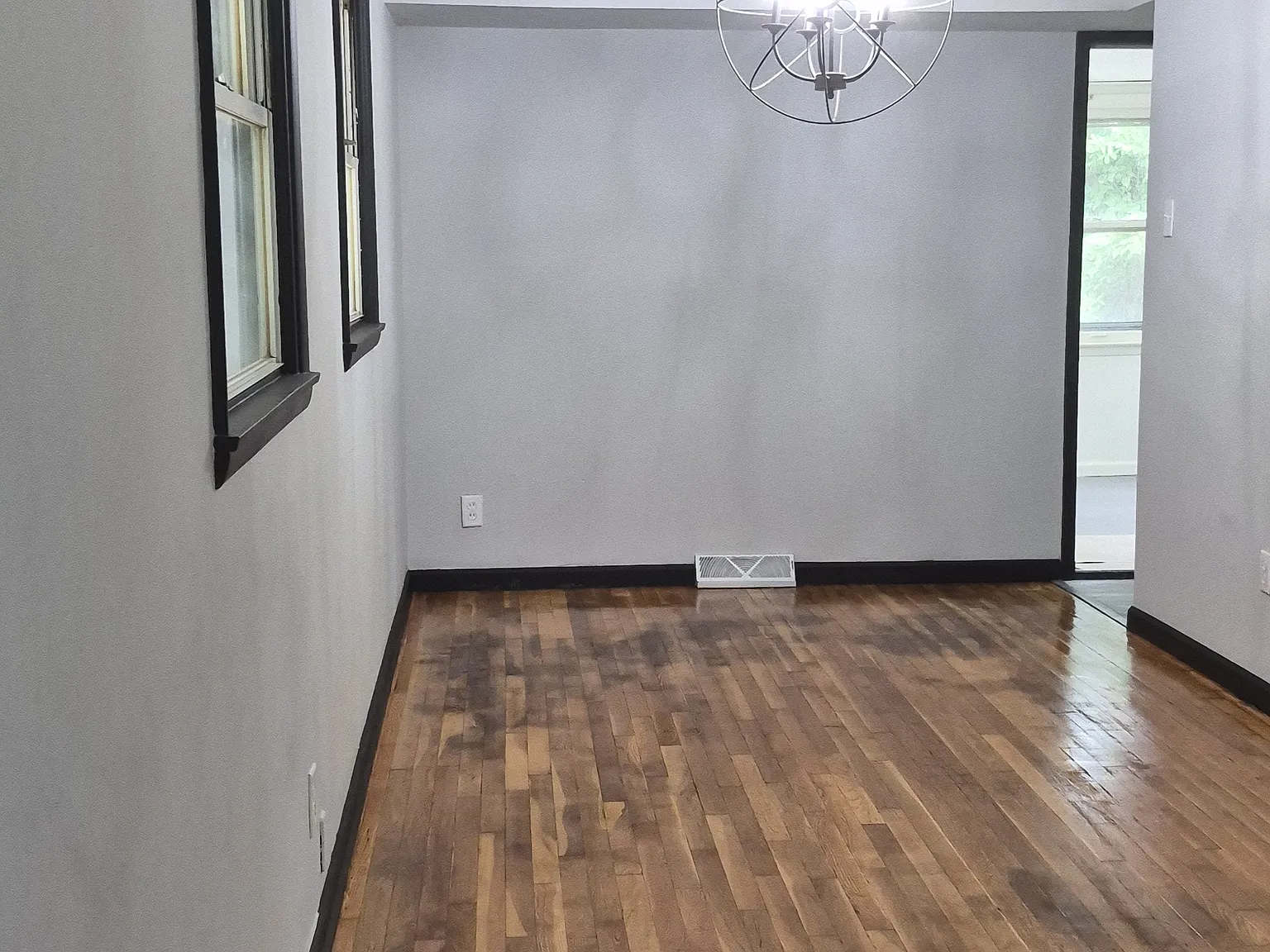 3 bed, 854 sqft, $1,600 — Photo 4