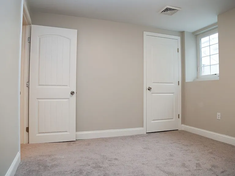517 Admiral St — Photo 26