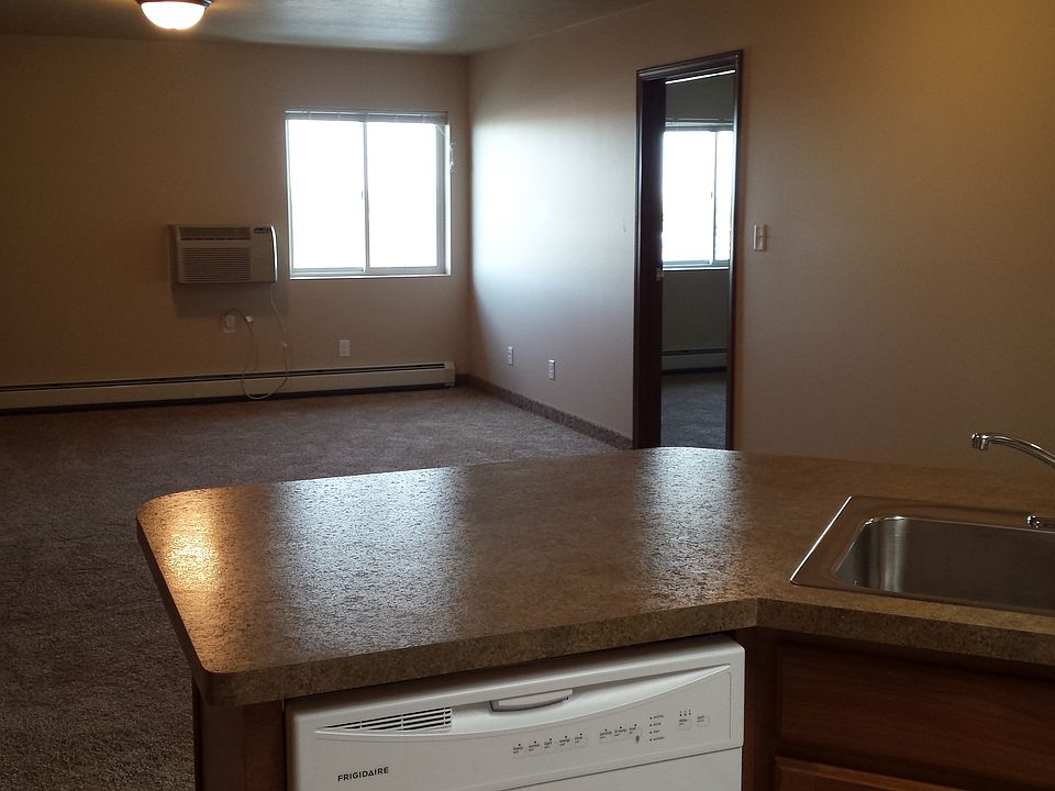 2nd image of 1424 36th Ave NE APT 5