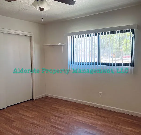 208 Cromwell Ave SE — Photo 5