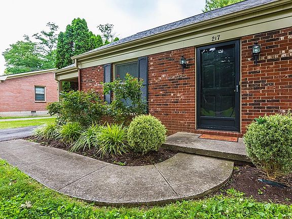 4th image of 217 Fontaine Cir #219