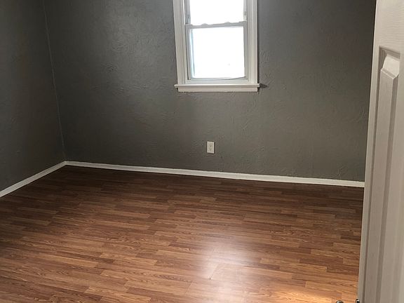 4th image of 612 Woodland Ave #2