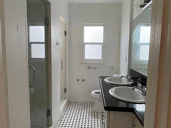 5th image of 10959 Roebling Ave #10963