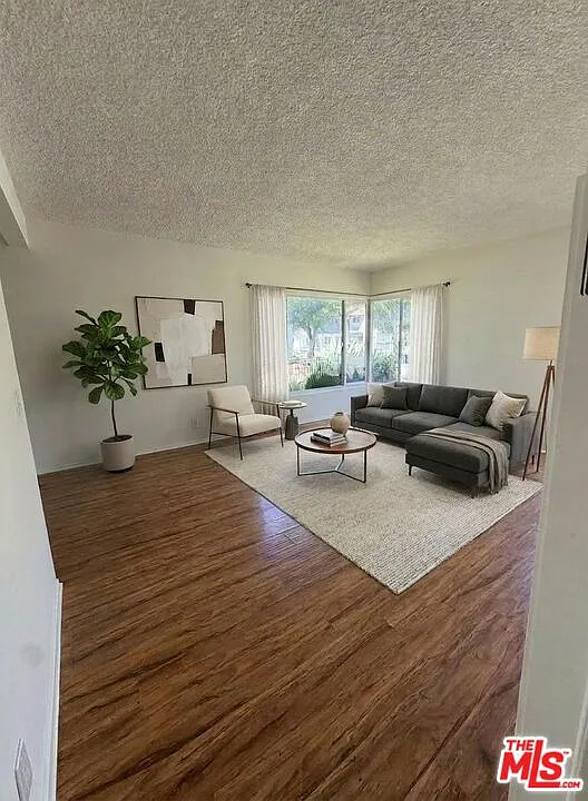 1 bed, 1.0 bath, $2,150 — Photo 3