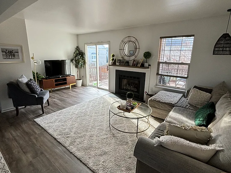 109 Hampshire Sq SW — Photo 6