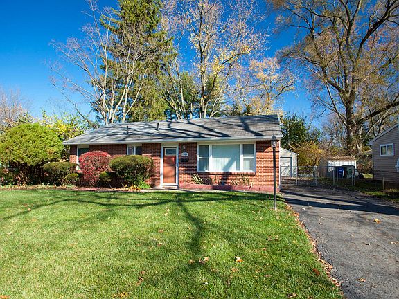 2nd image of 1584 Huxley Dr
