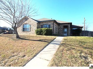 401 E Hogan Dr, Copperas Cove, TX 76522