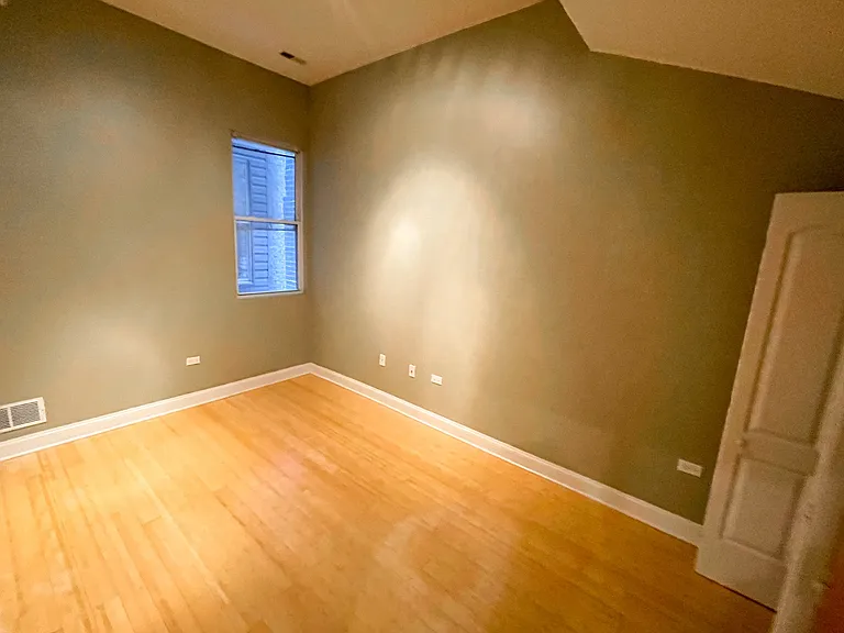 1435 W. Grand Ave. — Photo 11