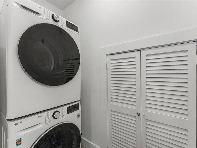 76 Waltham St #2 — Photo 15