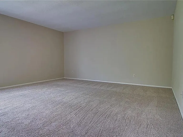 3414 Chesapeake Dr — Photo 8