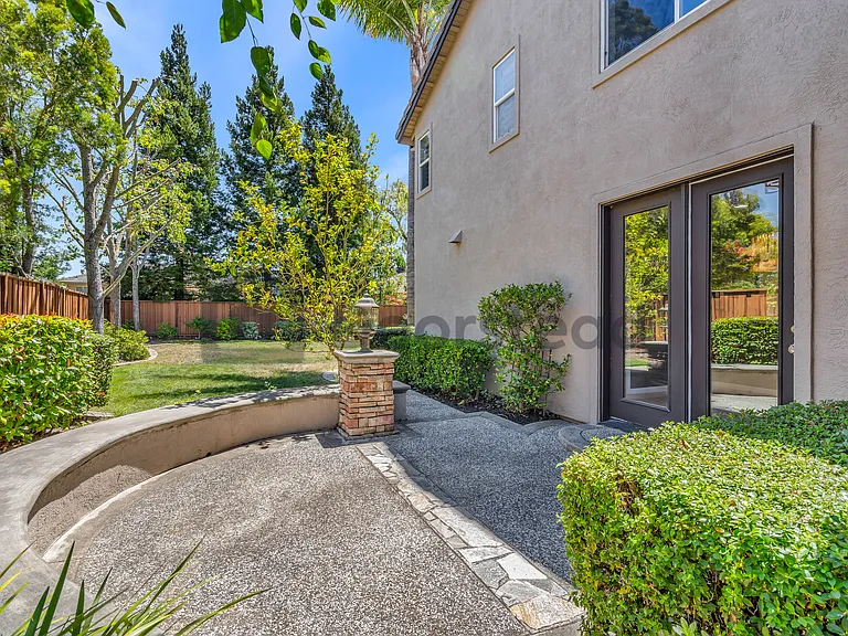 513 Winding Brook Ct — Photo 43