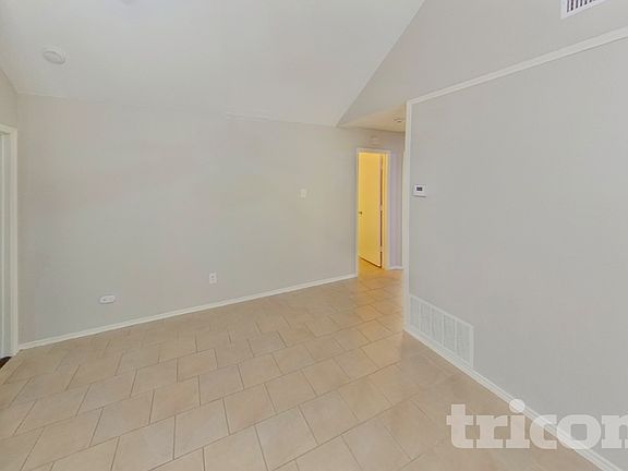 4th image of 1734 Windmill Ln