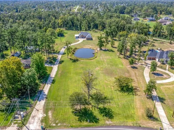 2989 Goos Rd, Lake Charles, LA 70611