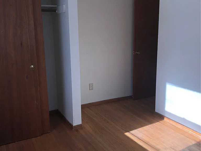 214 E Spruce St — Photo 11