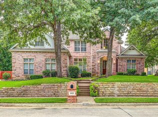 8928 Thornberry Dr, North Richland Hills, TX 76182