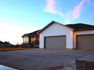 1308 35th Ave SW, Minot, ND 58701