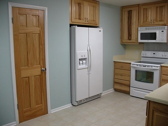 4th image of 204 Valley Park Dr #A