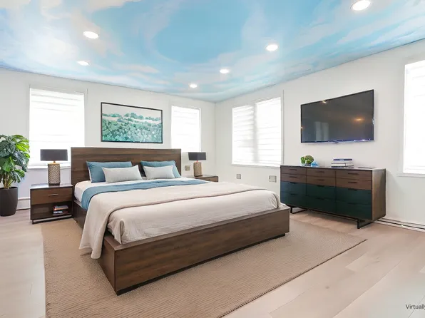 726 Manor Court image 7 of 29