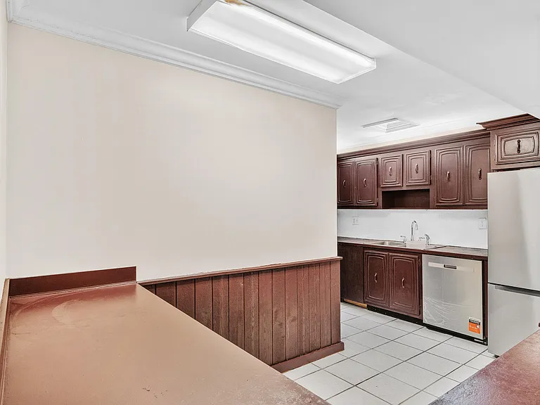 221 NW 43rd Pl — Photo 44