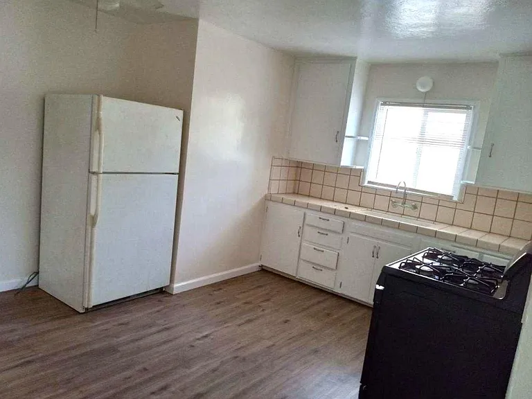 234 Corson Ave — Photo 2