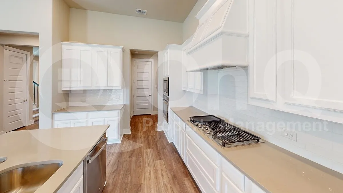 4 bed, 2.5 bath, 2891 sqft, $2,625 — Photo 4