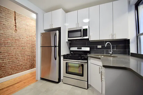 Rented by Bohemia Realty Group | media 33