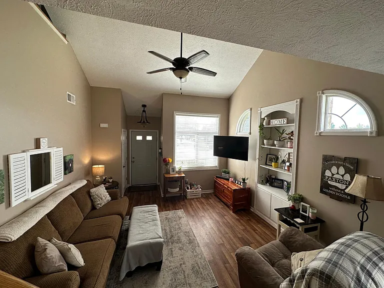 8015 Seabrook Dr — Photo 5