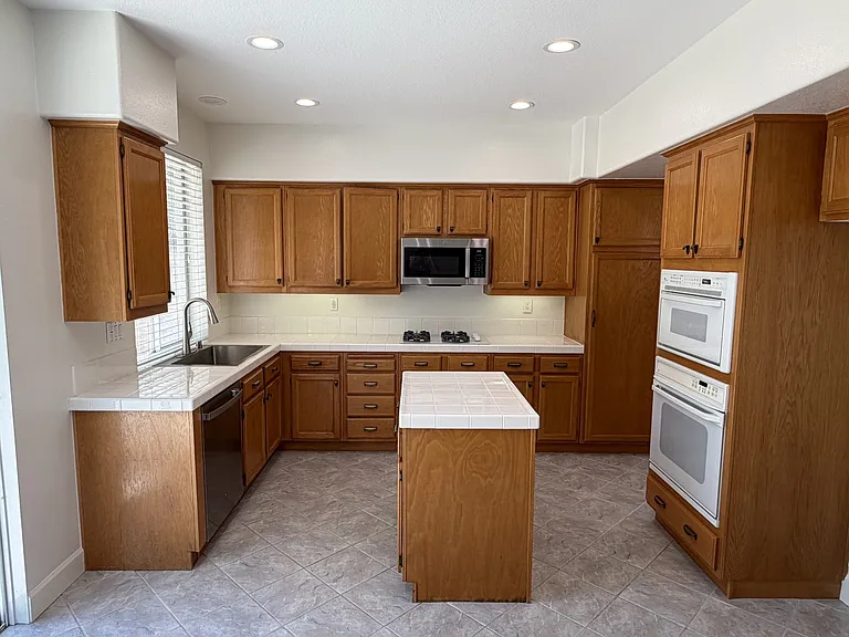 27814 Bloomfield Ct — Photo 5