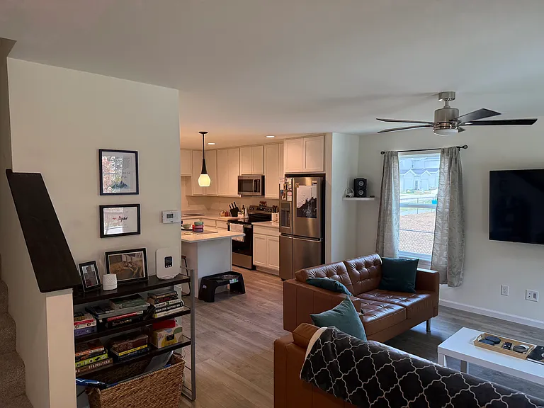 435 Sunset Hollow Dr — Photo 3
