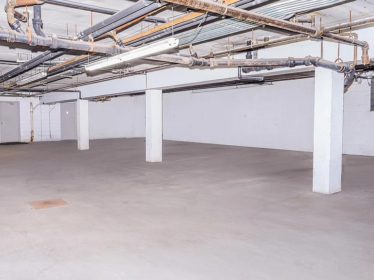 Southgate Apartments — Photo 25