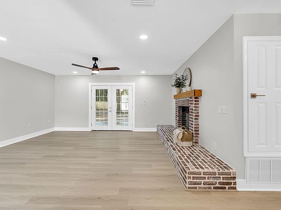 4th image of 4855 Kensington Ln