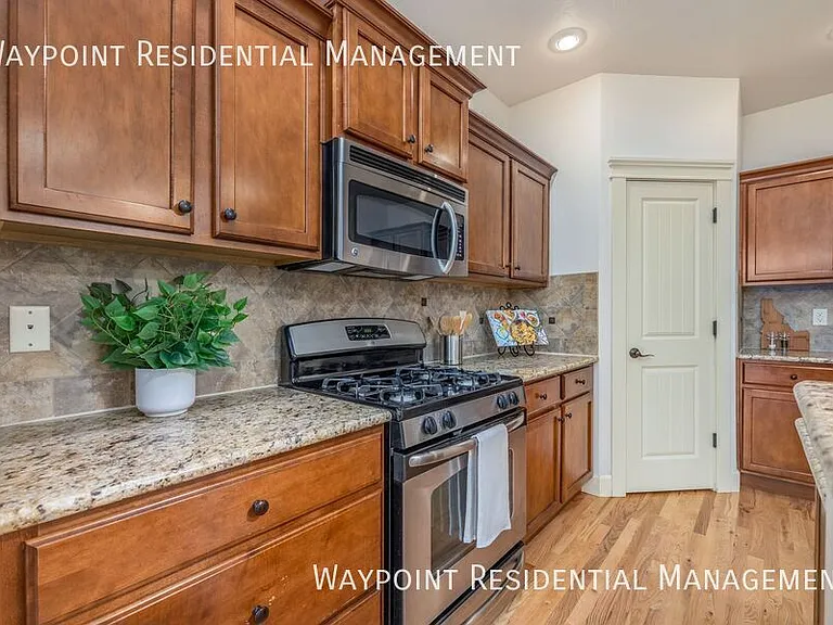 5956 N Bremerton Pl — Photo 11