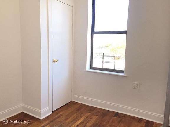 5th image of 4546 49th St APT 5F