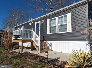 215 Green Hill Dr, Green Lane, PA 18054