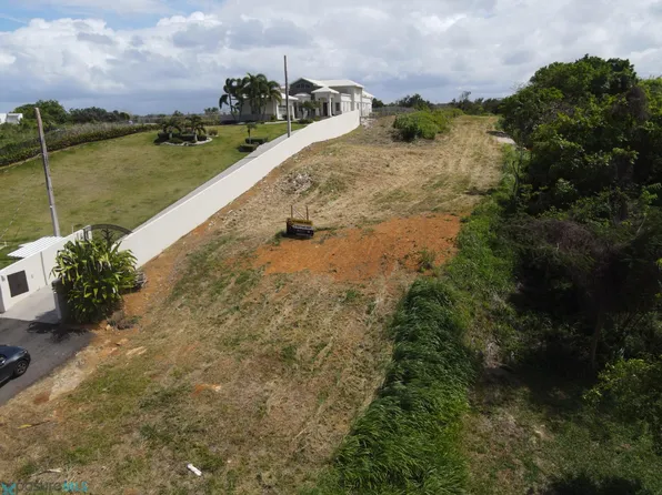 2 Marginal Carr, Isabela, PR 00662