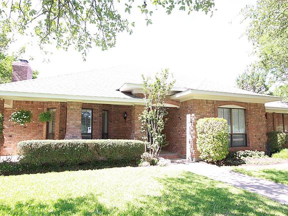 3rd image of 353 Bluebonnet Cir
