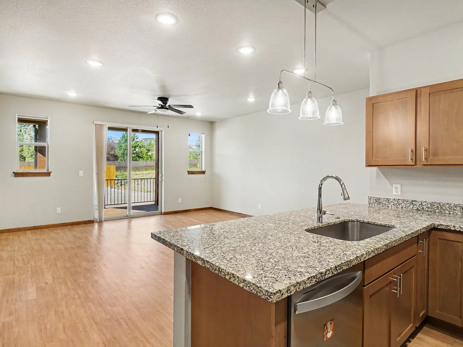 3 bed, 1162 sqft, $2,500 — Photo 1