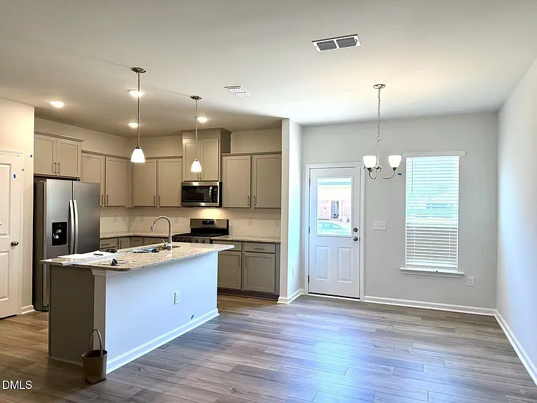224 Broomside Ave — Photo 5