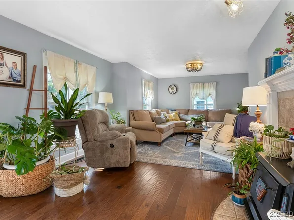 431 Lombar St, Iberia, MO 65486