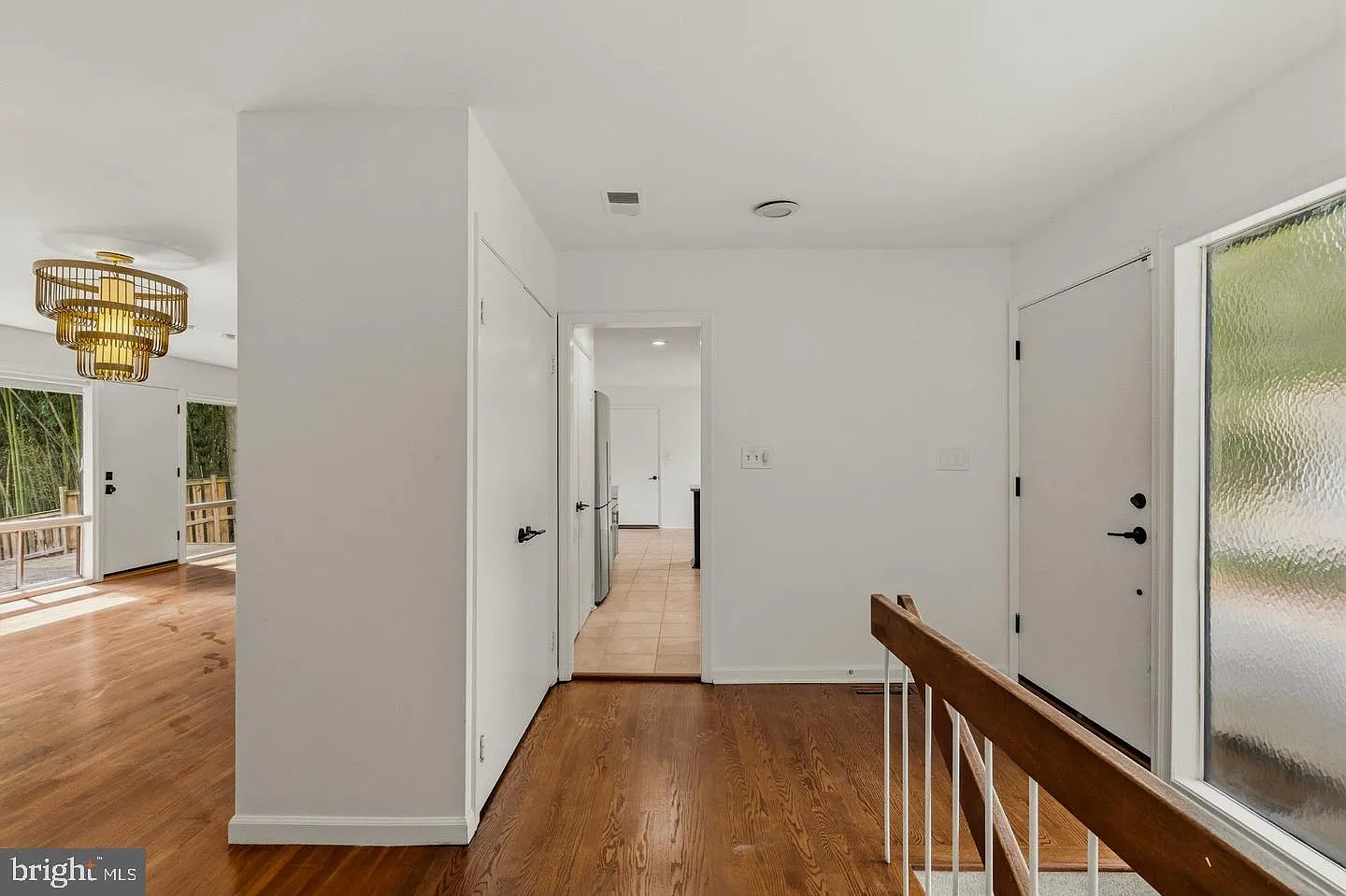 5 bed, 3.0 bath, 2587 sqft, $4,995 — Photo 3