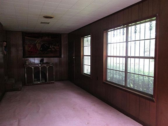 3rd image of 3540 Edgeware Rd W