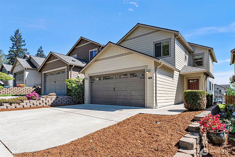 2nd image of 396 NE Inspiration Street
