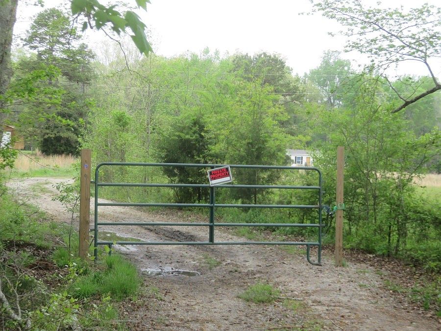 2nd image of 1232 Country Ln