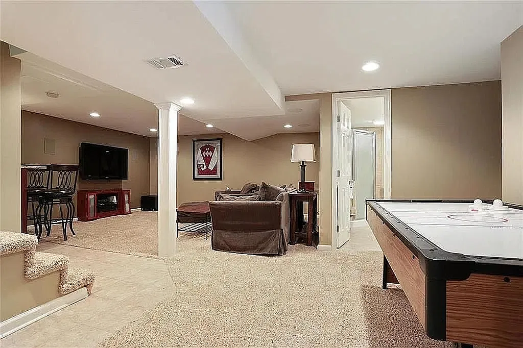 4 bed, 2198 sqft, $3,600 — Photo 4