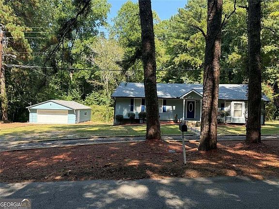 3rd image of 200 Gordon Cir SW